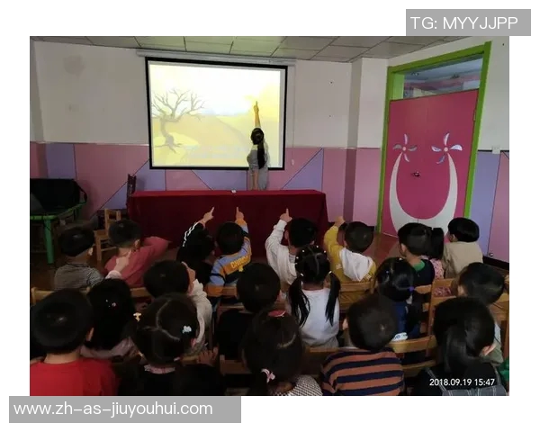 《追逐足球梦想的她与球星的浪漫邂逅，爱与足球的双重碰撞》